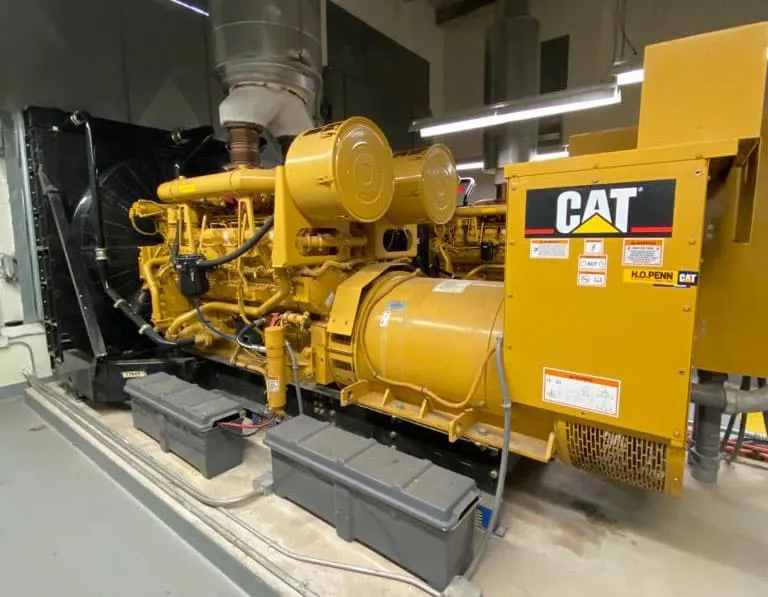 Caterpillar Generator with 700kw Power